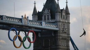 Olympic torch reaches london