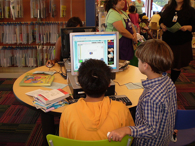 kids using computers