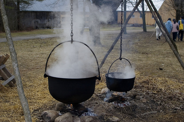 maple-sap-boiling