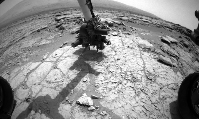 Curiosity drills Martian rock