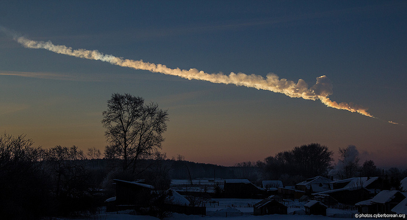 A huge meteorite flew over Urals and finally exploded above Chelyabinsk city