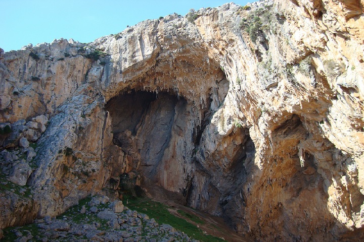 Hollow Rocks – Caves