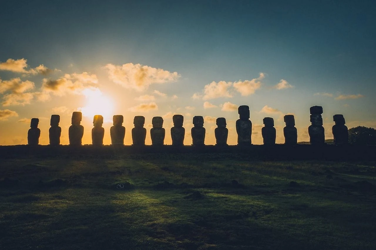 Marvelous Moai: Stone Guardians!